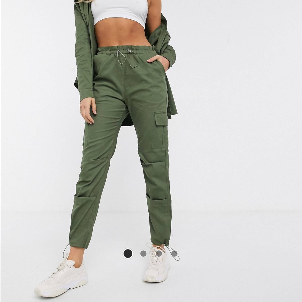 Missguided Twill Cargo Pants in Khaki Green